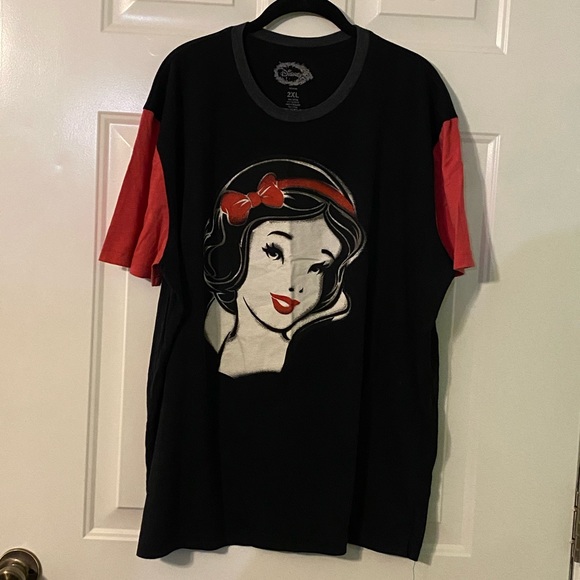 Disney Snow White Tee - Picture 1 of 3
